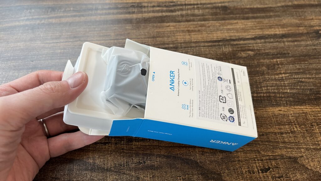 Anker 313 Charger (Ace, 45W)の開封画像